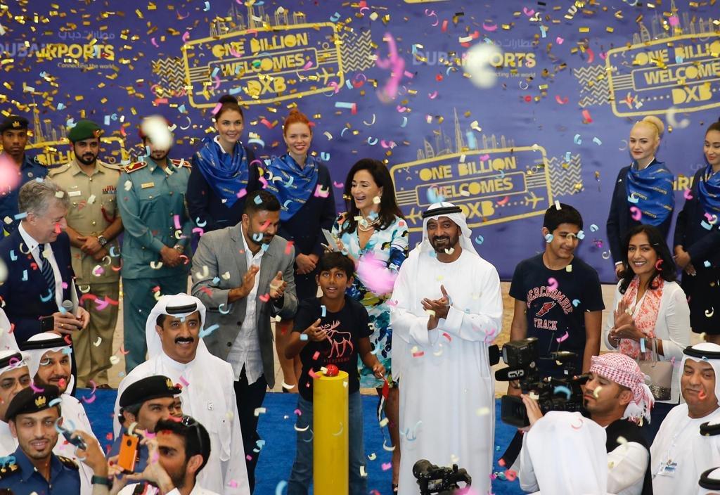 محمد بن راشد: مطار دبي الدولي يستقبل المسافر رقم مليار