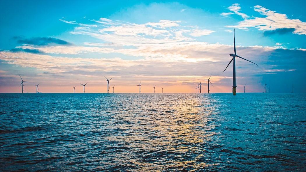 الإمارات تقود المنطقة لريادة عالمية في الطاقة المتجددة